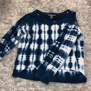 Cute slightly cropped sweater